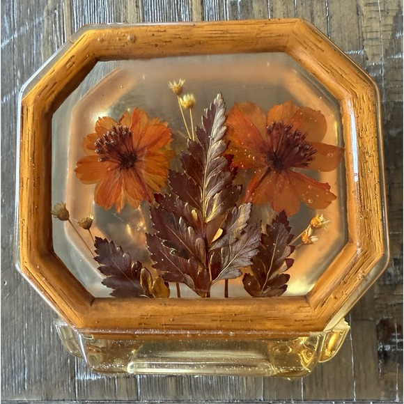 The Unbranded Brand Other - Vintage Lucite Pressed Wild Flowers Napkin Holder Mid Century Modern 1970's Era